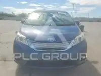 2016 Toyota SIENNA photo