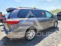 2016 Toyota SIENNA фото