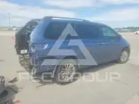 2016 Toyota SIENNA photo