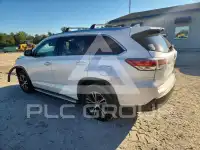 2016 Toyota Highlander photo