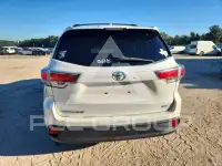 2016 Toyota Highlander photo