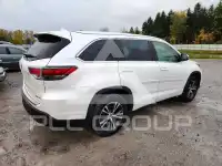 2016 Toyota Highlander photo