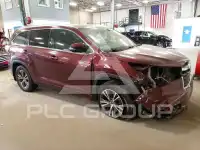 2016 Toyota Highlander photo