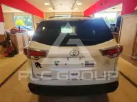 2016 Toyota Highlander photo