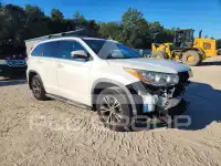 2016 Toyota Highlander photo