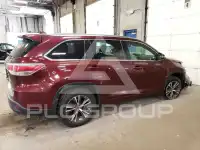 2016 Toyota Highlander photo