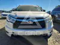 2016 Toyota Highlander photo