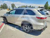 2016 Toyota Highlander photo