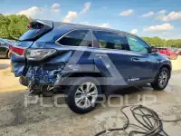 2016 Toyota Highlander photo