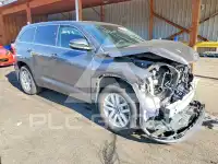 2016 Toyota Highlander photo