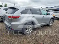2016 Toyota Highlander photo