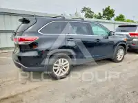 2016 Toyota Highlander photo