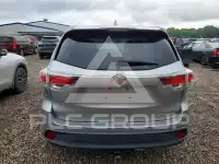 2016 Toyota Highlander photo