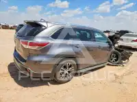 2016 Toyota Highlander photo