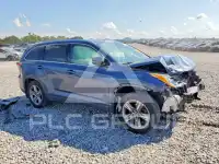 2016 Toyota Highlander photo
