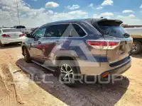 2016 Toyota Highlander photo
