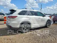 2016 Toyota Highlander photo