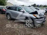 2016 Toyota Highlander photo