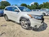 2016 Toyota Highlander photo