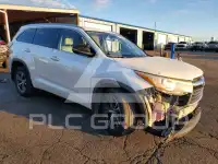 2016 Toyota Highlander photo