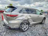 2016 Toyota Highlander photo