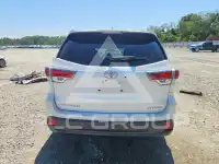2016 Toyota Highlander photo