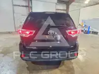 2016 Toyota Highlander photo