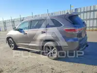 2016 Toyota Highlander photo