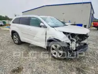 2016 Toyota Highlander photo