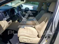 2016 Toyota Highlander фото