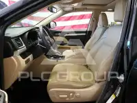 2016 Toyota Highlander photo
