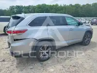 2016 Toyota Highlander photo