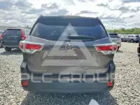 2016 Toyota Highlander photo