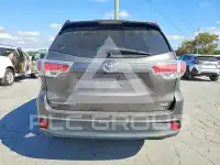 2016 Toyota Highlander photo