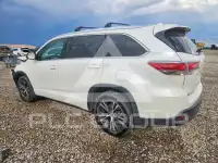 2016 Toyota Highlander photo