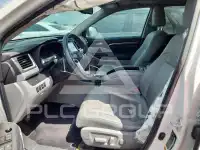 2016 Toyota Highlander photo