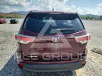 2016 Toyota Highlander photo
