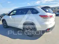 2016 Toyota Highlander photo