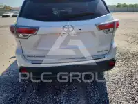 2016 Toyota Highlander photo