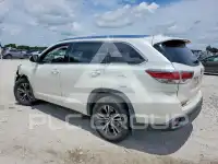 2016 Toyota Highlander photo