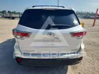 2016 Toyota Highlander photo
