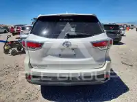 2016 Toyota Highlander photo