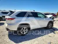2016 Toyota Highlander photo