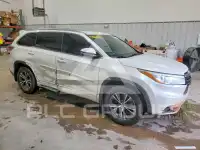 2016 Toyota Highlander photo