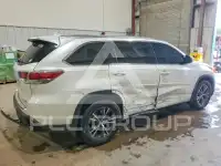 2016 Toyota Highlander photo