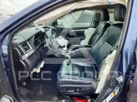 2016 Toyota Highlander photo