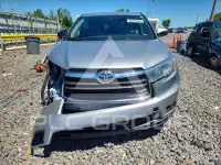 2016 Toyota Highlander photo