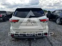 2016 Toyota Highlander photo