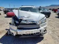 2016 Toyota Highlander photo