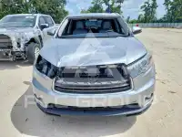 2016 Toyota Highlander photo